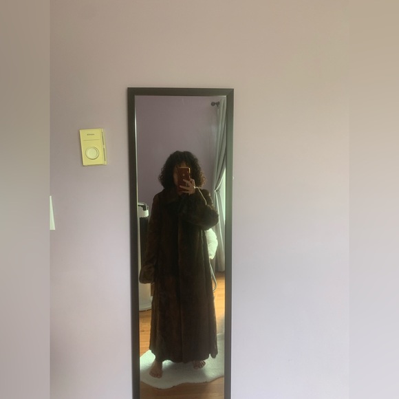 Real mink long fur coat $3000 - Picture 9 of 10